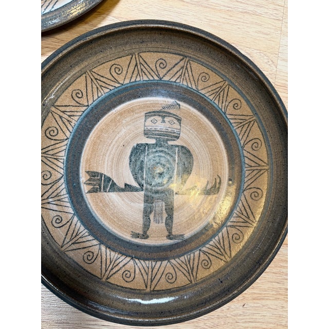 Coffee Barbara Campbell Petroglyph Pottery Plates/Chargers 1987 Set of 3 For Sale - Image 8 of 12