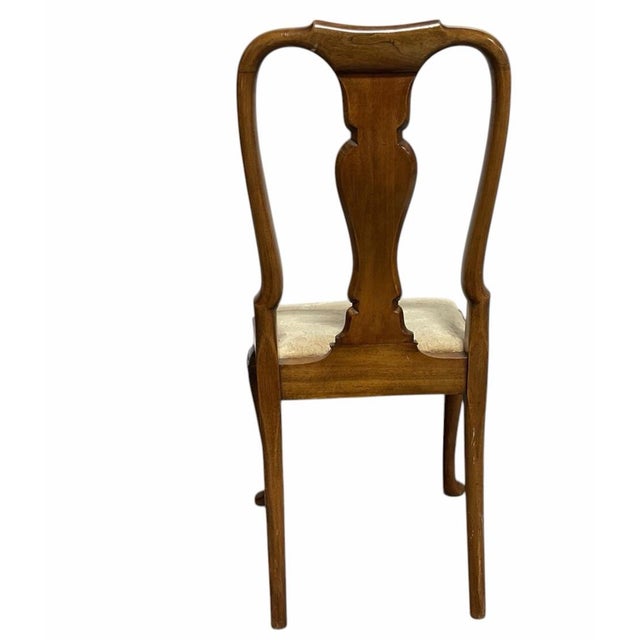 Early 20th Century Pair of Queen Anne Style Burl Walnut Side Chairs With Shell Carved Cabriole Legs For Sale In Atlanta - Image 6 of 7