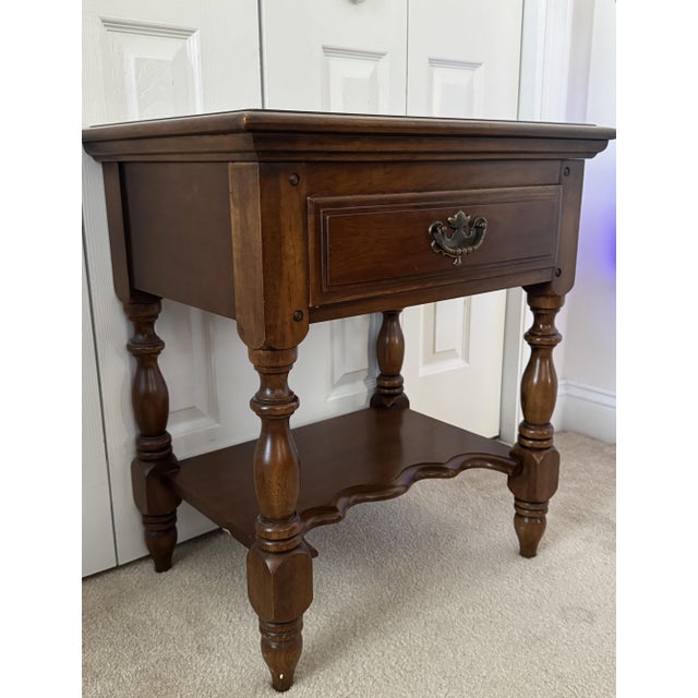 Vintage Early American Kent Coffey Carriage Trade Nightstand Cherry & Pecan "64" For Sale - Image 6 of 16