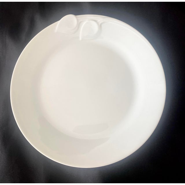 Late 20th Century Vintage Fleuron Chloe’ Paris White by China 5 Piece Place Setting Mint Condition. For Sale - Image 5 of 17