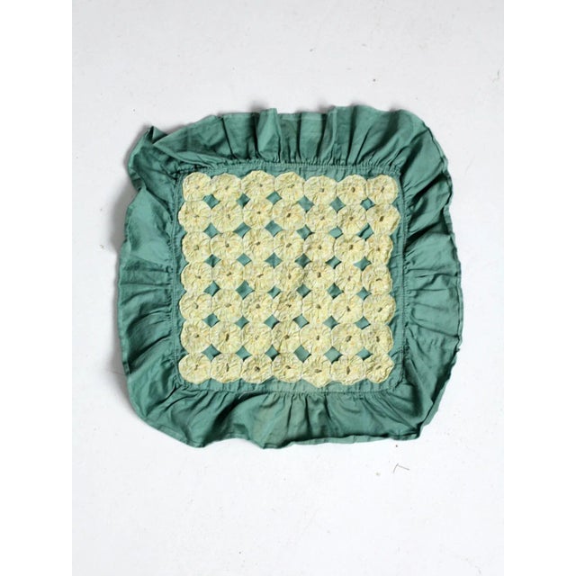 Farmhouse Vintage Yo-Yo Quilt Pillow Cover For Sale - Image 3 of 10