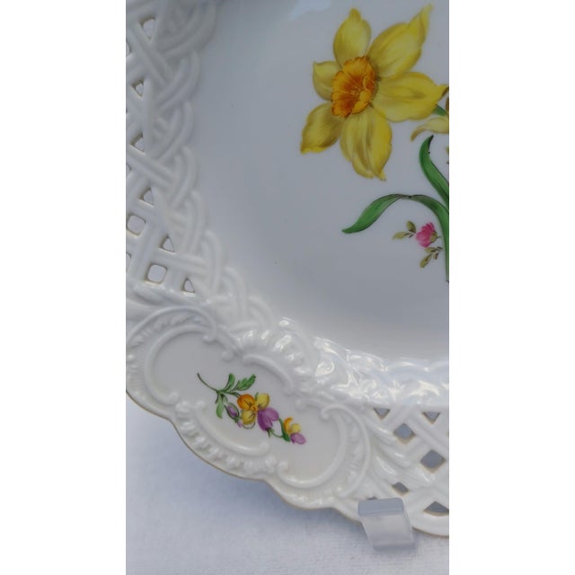 1960s Vintage Openwork Porcelain Plate Yellow Daffodil from Meissen, 1960s For Sale - Image 5 of 11