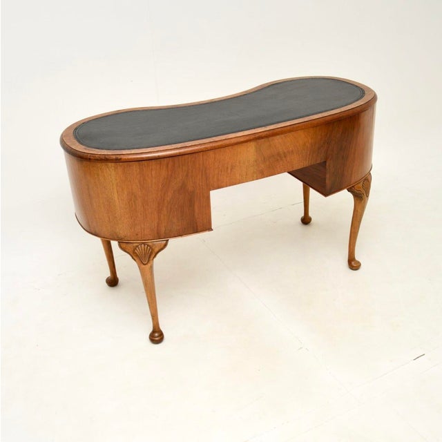 1920s Vintage Kidney Shaped Desk in Burr Walnut with Leather Top, 1920s For Sale - Image 5 of 12