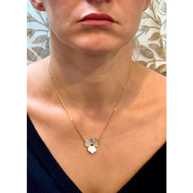 Mauboussin Paris 18Kt Yellow Gold Vintage Mother Of Pearl Clover Pendant For Sale - Image 13 of 18