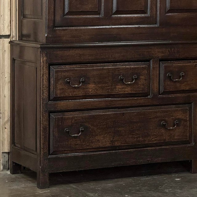 Wood 18th Century English Oak Linen Press Cabinet For Sale - Image 7 of 18