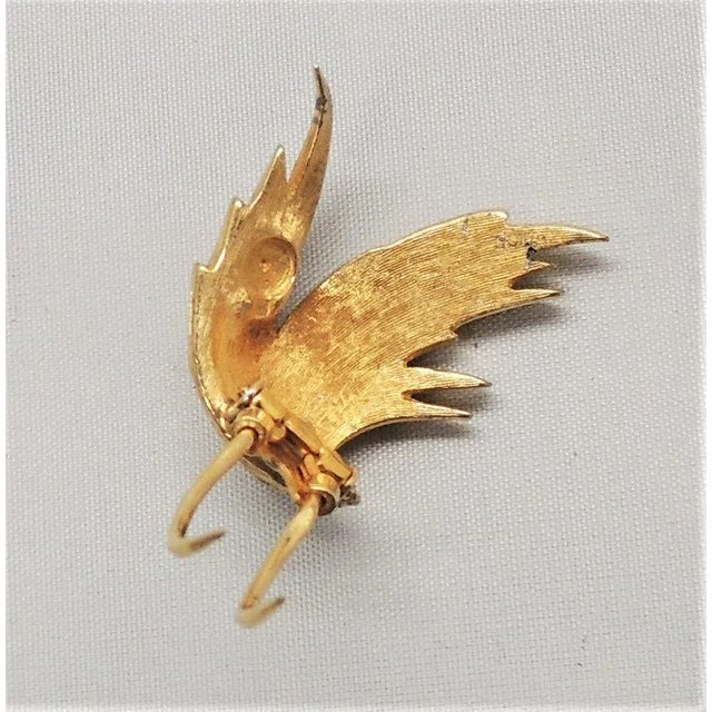 Metal Vintage Signed Jomaz Small Rhinestone Fur Clip For Sale - Image 7 of 7