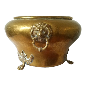 Late 19th Century Hand Hammered Brass Cachepot With Lion Head Paw Foot