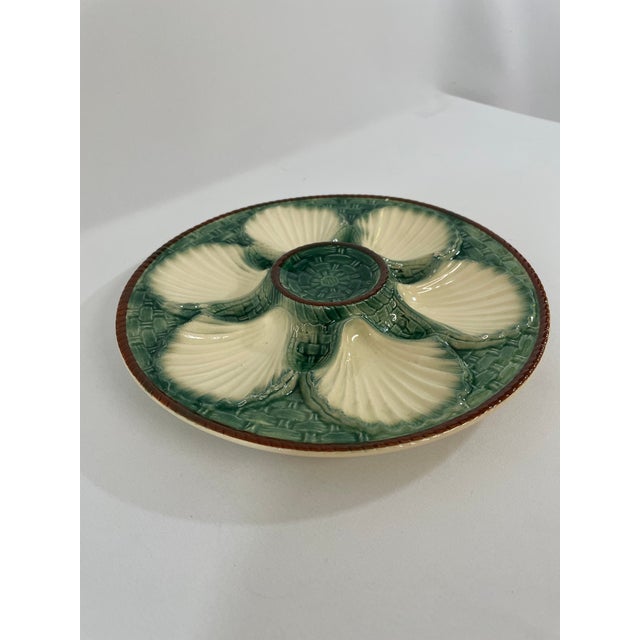 1950s 1950s French Longchamp Majolica Green and White Oyster Plate For Sale - Image 5 of 14