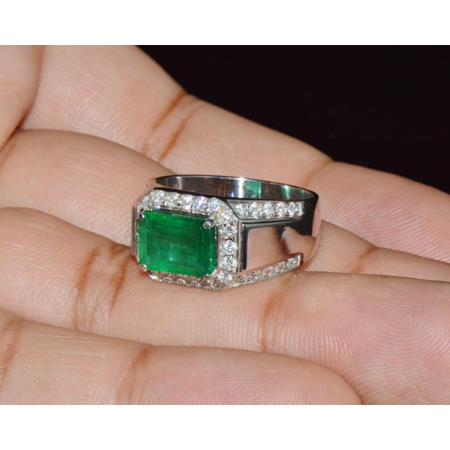 Certified Natural 2.91cts vs F Diamond Emerald 18k Solid Gold Mens Womens Band Ring, Size 8 For Sale - Image 12 of 16