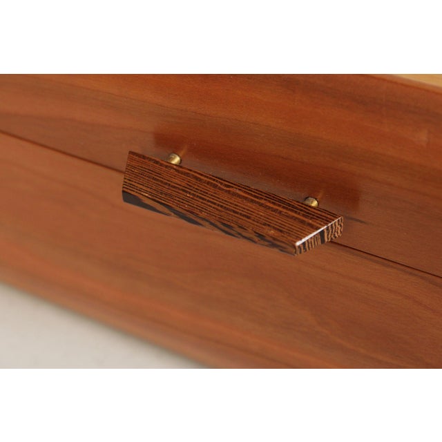 2000 - 2009 Studio Mixed Wood Desktop Cigar Humidor For Sale - Image 5 of 18