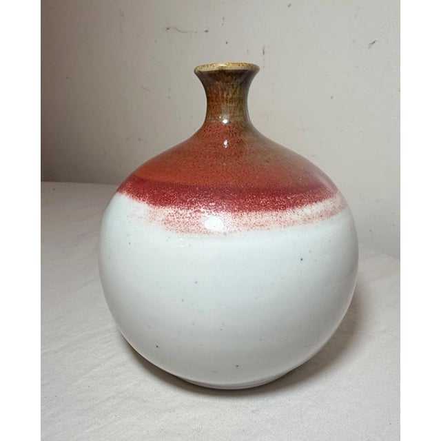 1970s Vintage 1970's Deborah Slahta Studio Handmade Ox Blood Red White Pottery Vase For Sale - Image 5 of 10