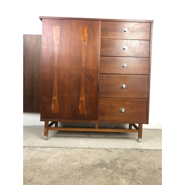 Mid Century Modern Gentleman's Chest by Stanley Distinct Furniture