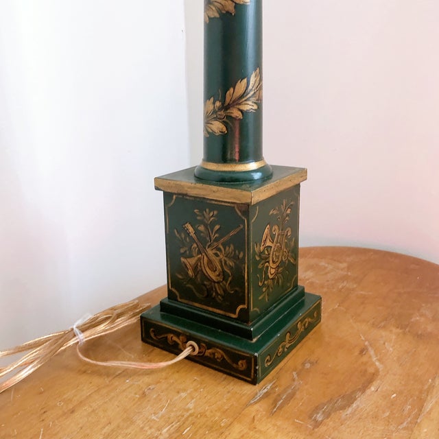 Neoclassical Column Hand-Painted Tole Table Lamp Green and Gold For Sale - Image 4 of 5