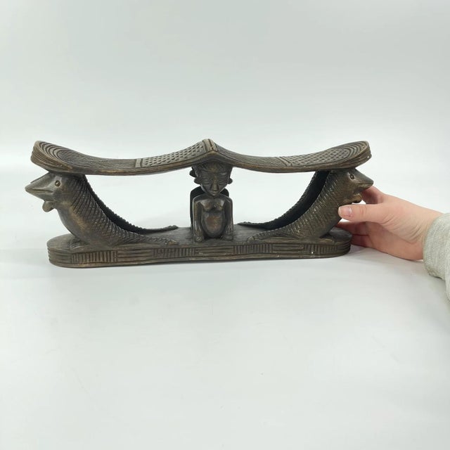 Dark Gray Early 20th Century Songye Double Headrest with Lizards For Sale - Image 8 of 8