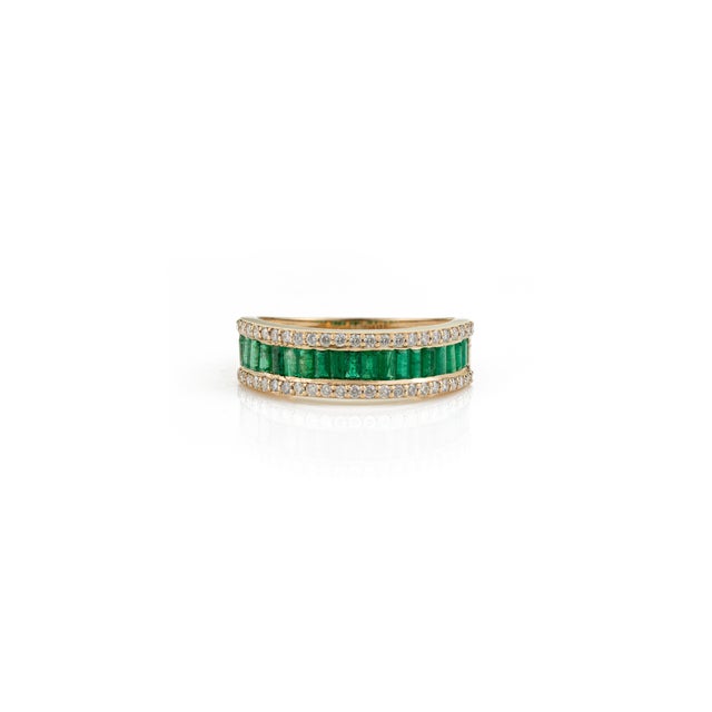 1ct Emerald & Diamond Eternity Band Art Deco Ring in 14k Gold Size 6.5 For Sale - Image 4 of 16