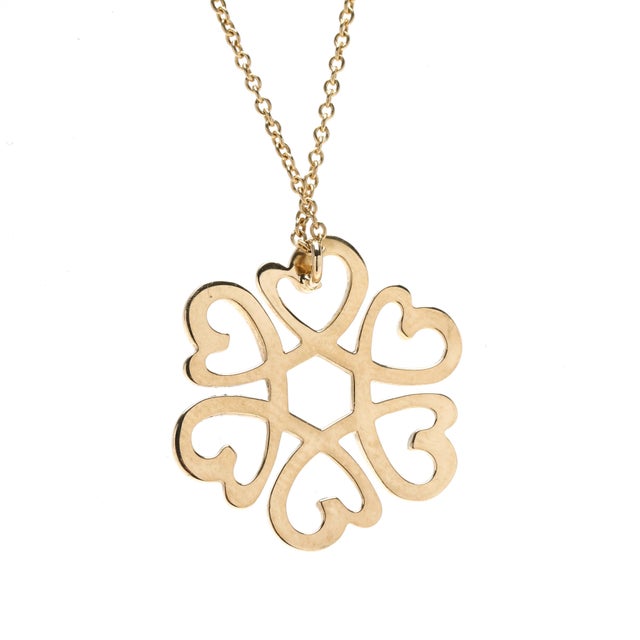 Chain Length: 16 in. Chain Width: 1.1 mm Pendant Length: 21.4 mm Weight: 3.2 dwts. / 4.9 grams Stamps: "T&Co AU750 Paloma...