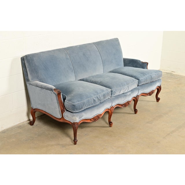 Baker Furniture Company Baker Furniture Style French Provincial Louis XV Carved Walnut Velvet Upholstered Sofa | Circa 1960s For Sale - Image 4 of 13