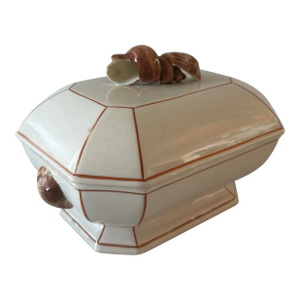 Vintage Tureen With Lid and Seashell Accents