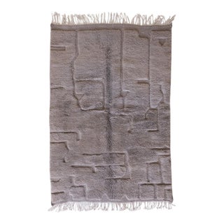 Moroccan Taupe Beni MRirt Wool Rug - 8.2 X 5.4 Ft For Sale