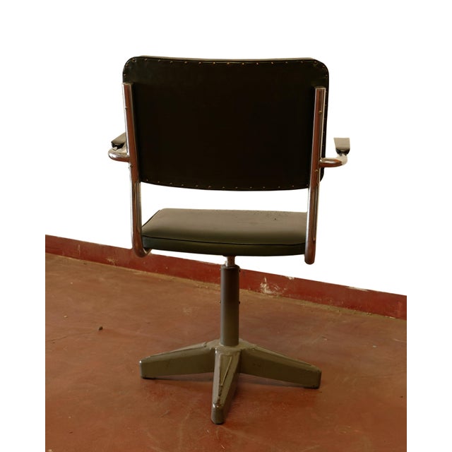 Beautiful, uncommon metal desk by Maquet, from the 1950s/60s. Maquet furniture was generally used by doctors and other...