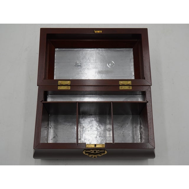 1980s Virginia Metalcrafters Colonial Williamsburg Mahogany Tea Caddy For Sale In Philadelphia - Image 6 of 10