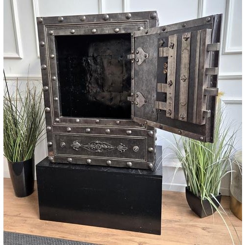 Antique Italian Safe Strong Box in Wrought Iron, 1700s For Sale - Image 4 of 9
