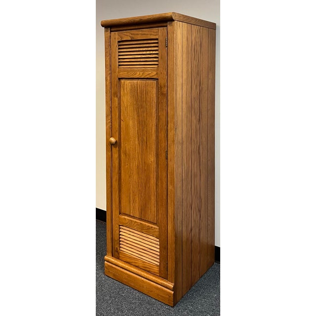 Traditional Lexington Furniture Oak Pantry / Storage Cabinet For Sale - Image 3 of 10