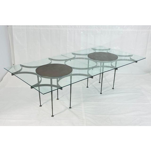 This exceptional dining table was designed and manufactured in the United States during the 1970s, embodying the era’s...