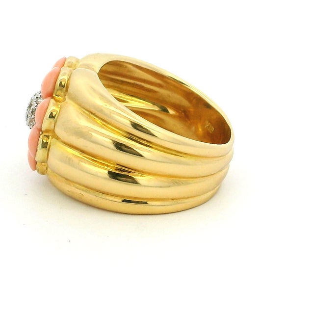 Metal Vintage Italian Coral and Diamond Flower Ring in 18k Yellow Gold, Size 6 For Sale - Image 7 of 11