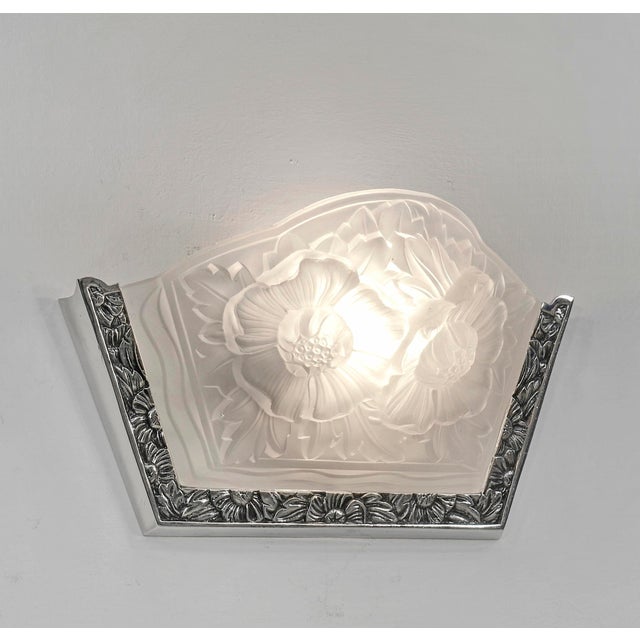 1930s A Pair of French Art Deco Wall Sconces by Cristalleries De Verdun 1930 France - 3 Pairs Available For Sale - Image 5 of 10