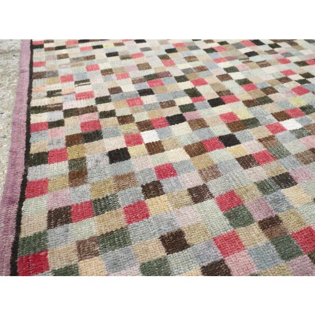 Galerie Shabab Collection Mid-20th Century Turkish Anatolian Accent Rug For Sale - Image 4 of 9