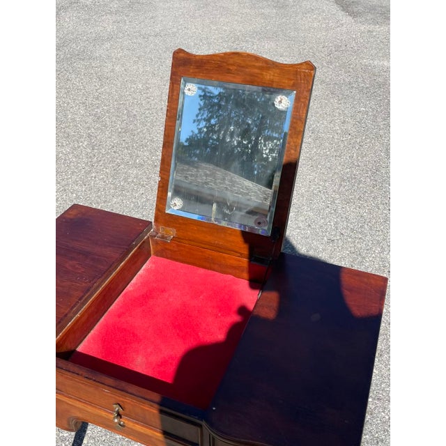 Vintage French Style Lift-Top Vanity For Sale In New York - Image 6 of 10