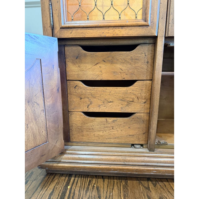 1970s Henredon Walnut Lighted China Cabinet 3-Door French Provincial Style For Sale - Image 11 of 16