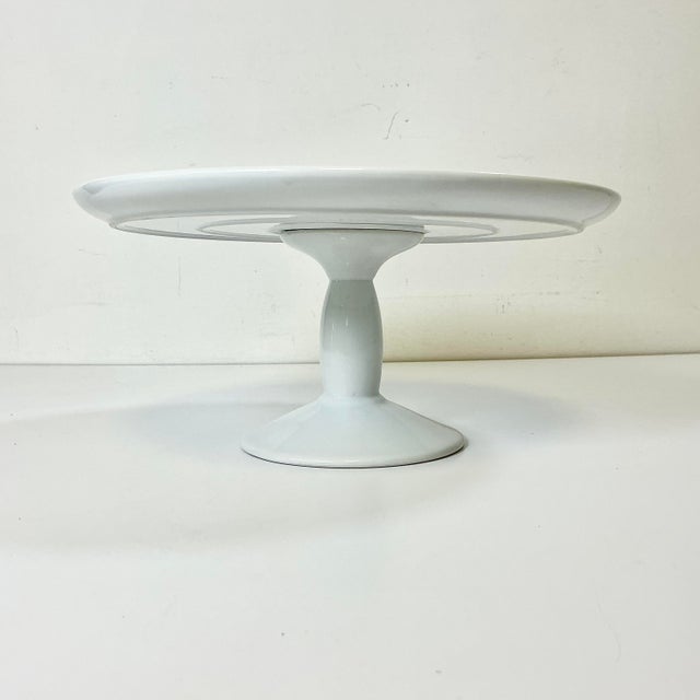 Pottery Barn Minimalist Americana French Style Pottery Barn Le Blanc Porcelain Cake Stand. For Sale - Image 4 of 8