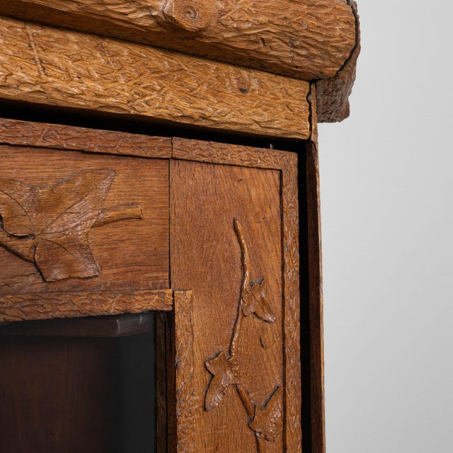 Wood 1920-1929 France Warm Honey Oak Carved Oak Vitrine Cabinet For Sale - Image 7 of 11