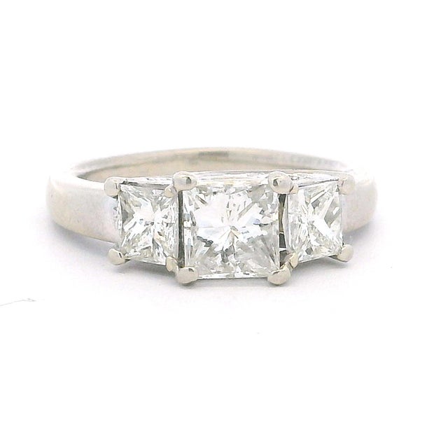 Vintage 14k White Gold 1.75 Ct Princess Cut Diamond Three-Stone Ring, Size 4.75 For Sale - Image 9 of 12