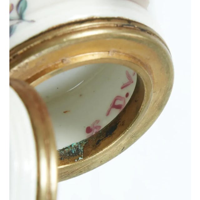 Ormolu Mounted Mennecy Double Snuff Box in the Form of a Barrel, Circa 1740 For Sale - Image 4 of 5