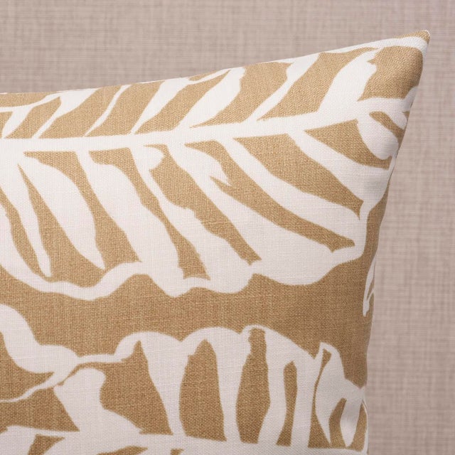 This pillow features Del Mar Indoor/Outdoor with a knife edge finish. Based on hand-painted artwork created in our studio,...