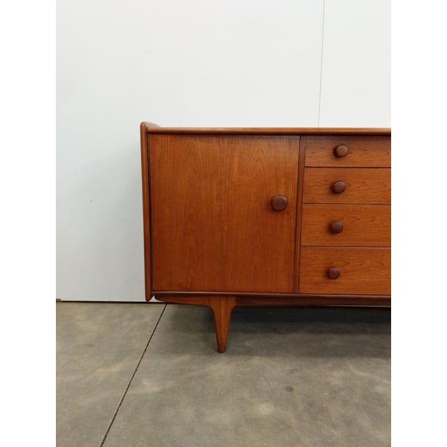 John Herbert Vintage Mid Century Modern Teak Credenza by A. Younger For Sale - Image 4 of 9
