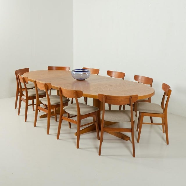 1970s Large Danish Oval Extendable Table in Oak attributed to Skovby, 1970s For Sale - Image 5 of 18