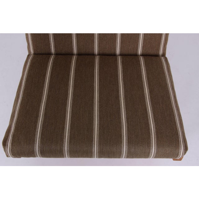 Model GE375 Lounge Chair in Oak with Fabric Cushions by Hans J. Wegner for Getama, 1970s For Sale - Image 4 of 6