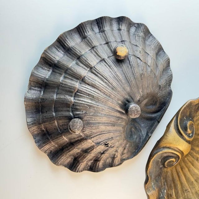 Austrian Secessionist Brass Vide-Poche Bowls, Early 20th Century, Set of 2 For Sale - Image 9 of 11