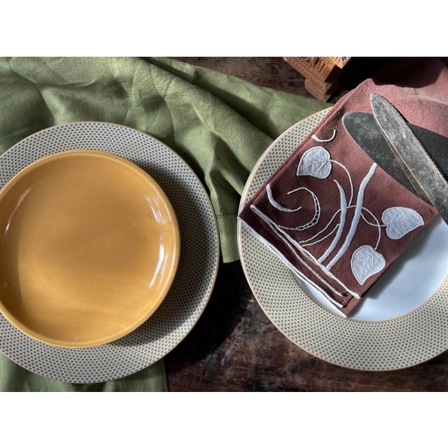 Set of Four (4) Godinger Pea Green and Gold Lattice 10.75” Plates For Sale In Chicago - Image 6 of 10