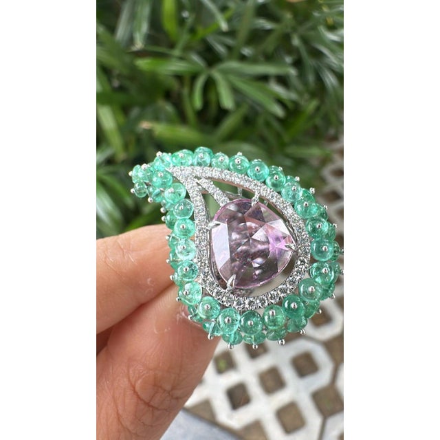 Set in 18k White Gold, Emeralds, Ceylon Pink Sapphire & Diamonds Cocktail Ring, Us 6.5 For Sale - Image 10 of 11