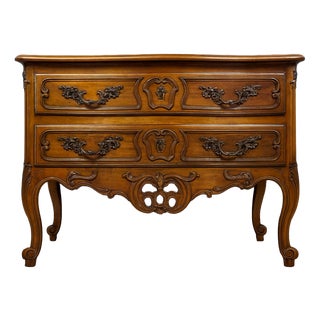 Provençal Arlesian Louis XV Commode in Walnut, 18th Century For Sale