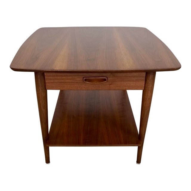 1960’s Mid-Century Modern Walnut End Table by Lane Furniture For Sale