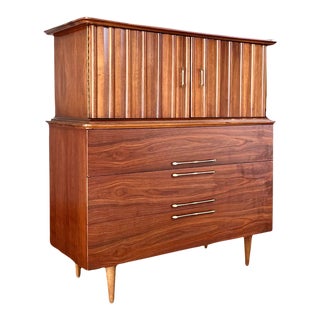 Young Manufacturing Vintage Mid Century Modern Highboy Dresser C. 1960s For Sale
