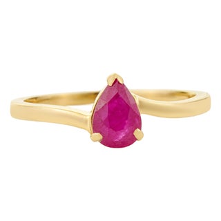 Estate Pear-Shaped Natural Ruby Solitaire Ring Size 4 in 14k Yellow Gold For Sale