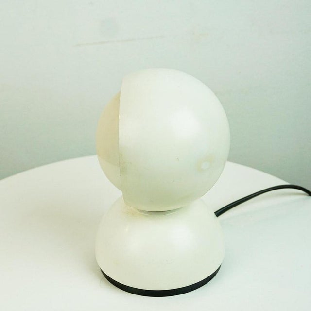 White Eclisse Table Lamp attributed to Vico Magistretti for Artemide, Italy, 1960s For Sale - Image 6 of 15