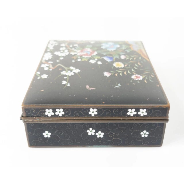 Japanese Cloisonne Enamel Trinket or Stash Box For Sale In New York - Image 6 of 13
